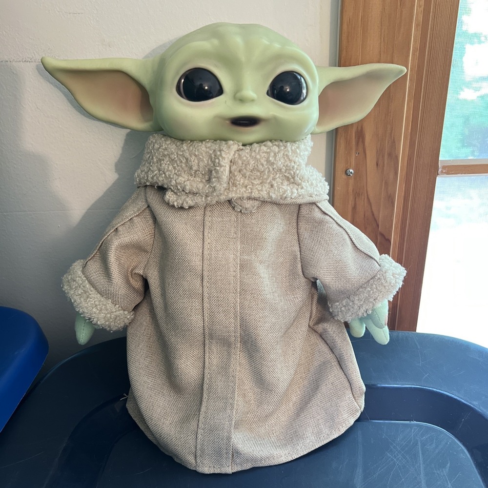 2020 STAR WARS MANDALORIAN THE CHILD BABY YODA GXB49 11" PLUSH DISNEY (E)